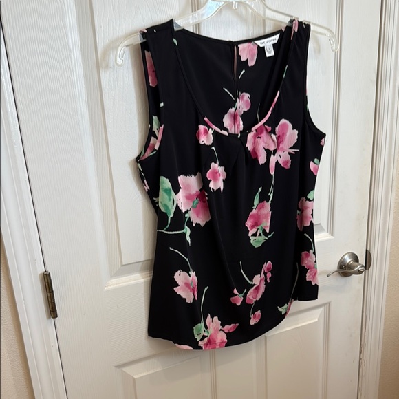 St. John Pink Floral Tank Top Black - Picture 3 of 4